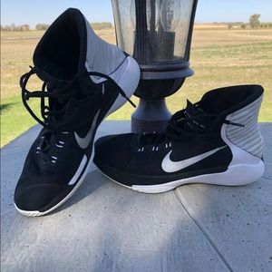 Like new! Nike Womens 9 Prime Hype DF Hightops Basketball